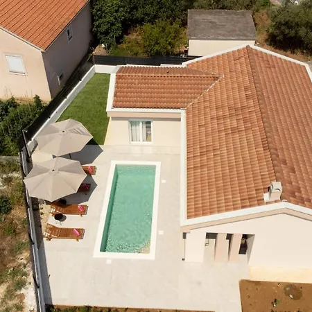 וילה Majori זאדאר