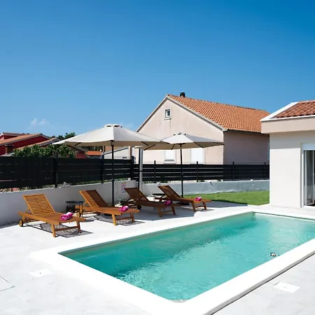 Majori Villa