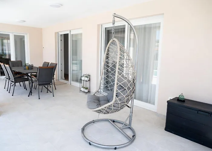 别墅 Majori 扎达尔